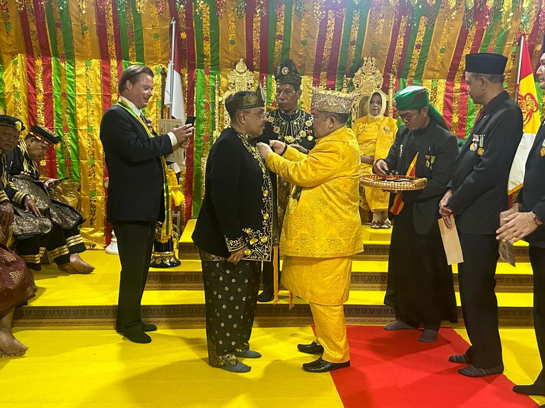 Official Appoinment as economic advisor to the sultanate of riau